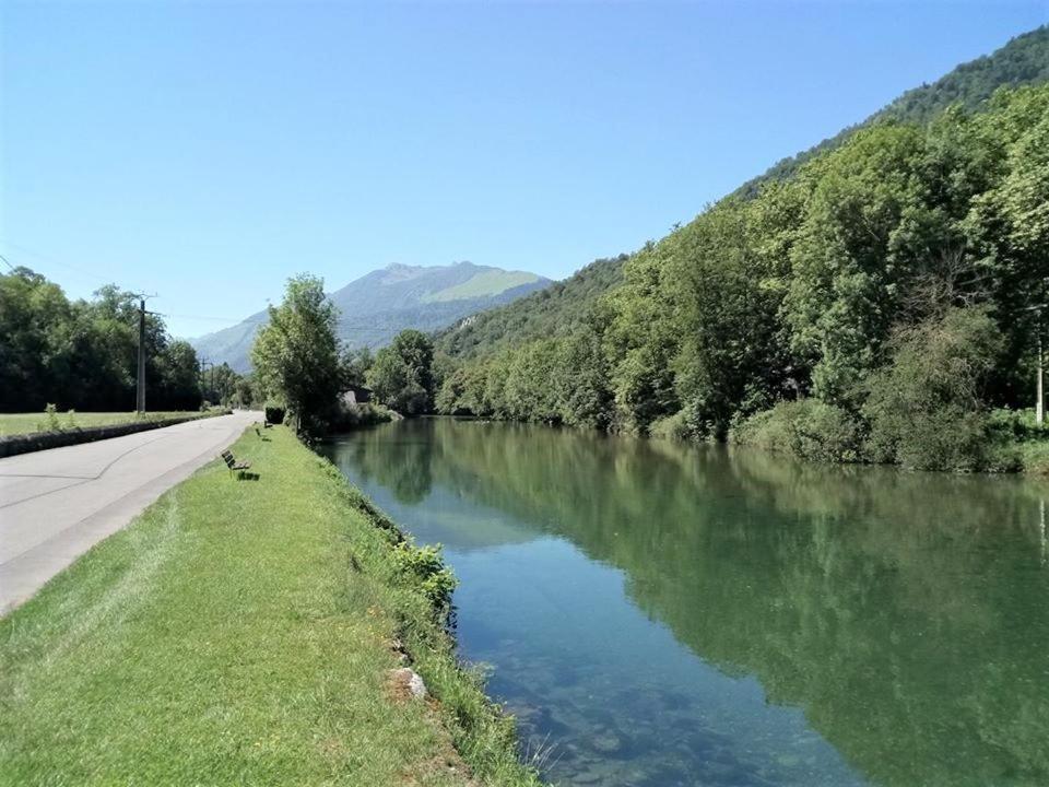 Louvie Juzon Green Bike Pyrenees מראה חיצוני תמונה